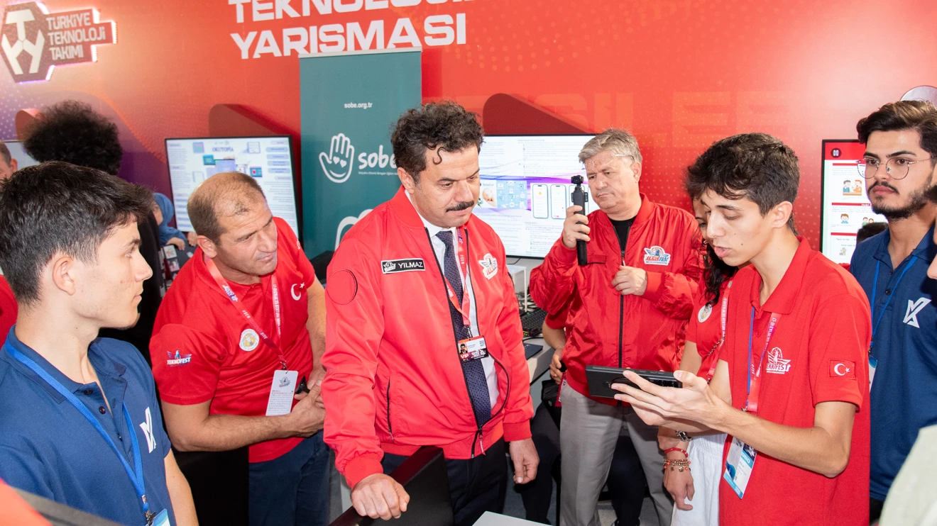 Rektör Yılmaz, TEKNOFEST İstanbul’da öğrencilerle buluştu